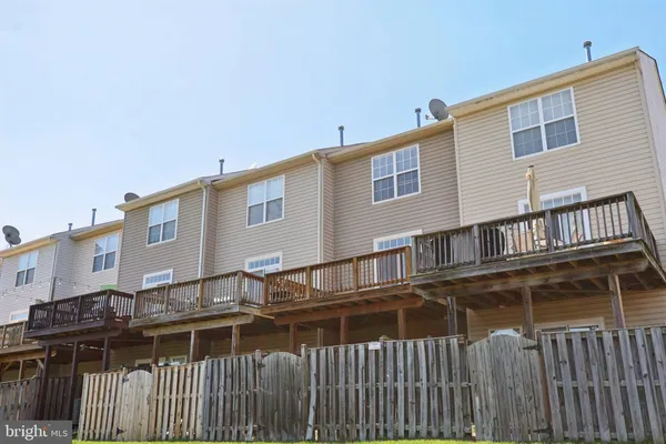 $399,900 | 15749 John Diskin Circle, Unit 100, Woodbridge, VA 22191