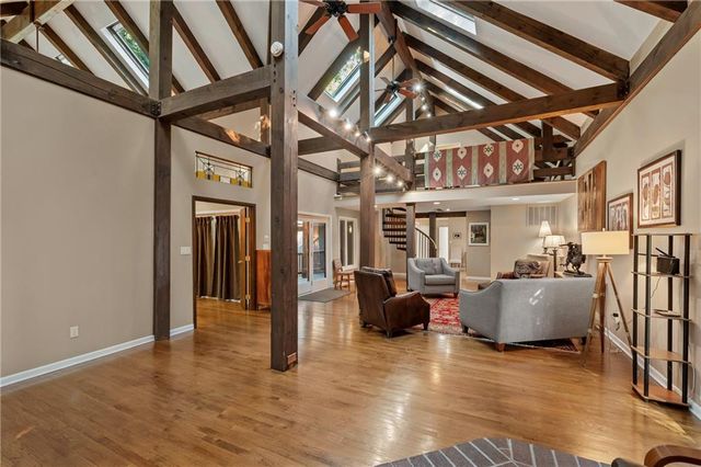 a view of an entryway with seating area