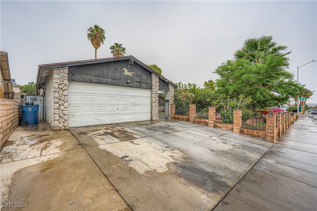 4322 East Viking Road Las Vegas, NV 89121 - Photo 1 of 30