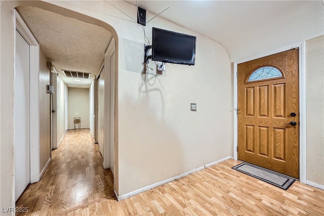 4322 East Viking Road Las Vegas, NV 89121 - Photo 6 of 30