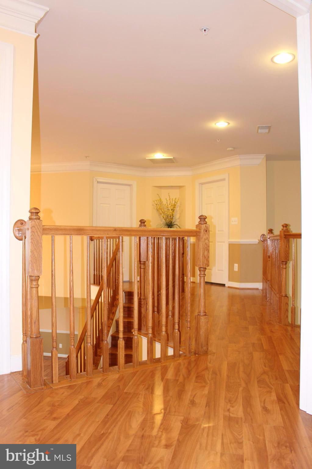 405 Potomac Ridge Drive Fort Washington, MD 20744 - Photo 27 of 30 Upper level hall