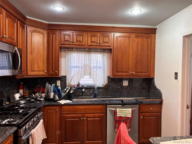 $3,000 | 22-37 128th Street, Unit 1 | College Point