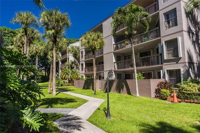 $375,000 | 8810 Southwest 132nd Place, Unit 404DN, Miami, FL 33186