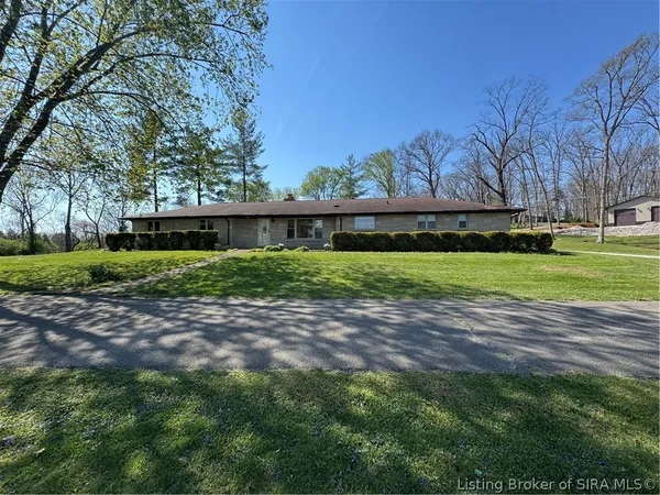 $274,900 | 101 Oakwood Drive, Salem, IN 47167