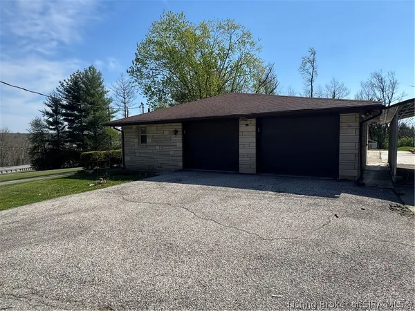 $274,900 | 101 Oakwood Drive, Salem, IN 47167