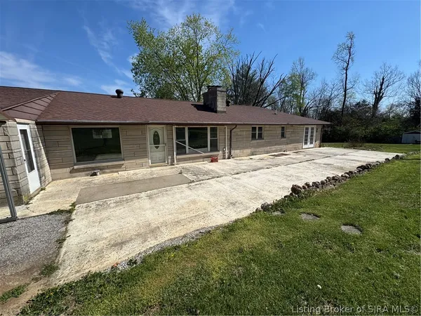 $274,900 | 101 Oakwood Drive, Salem, IN 47167