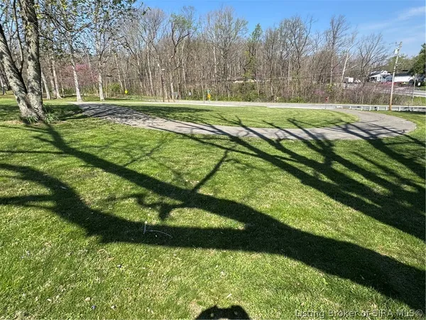 $274,900 | 101 Oakwood Drive, Salem, IN 47167