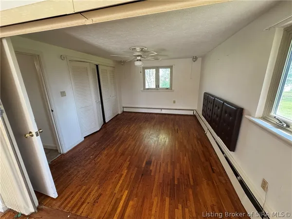 $274,900 | 101 Oakwood Drive, Salem, IN 47167