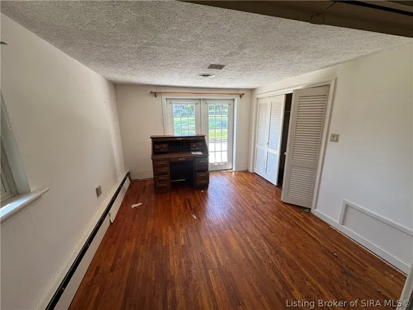 $274,900 | 101 Oakwood Drive, Salem, IN 47167