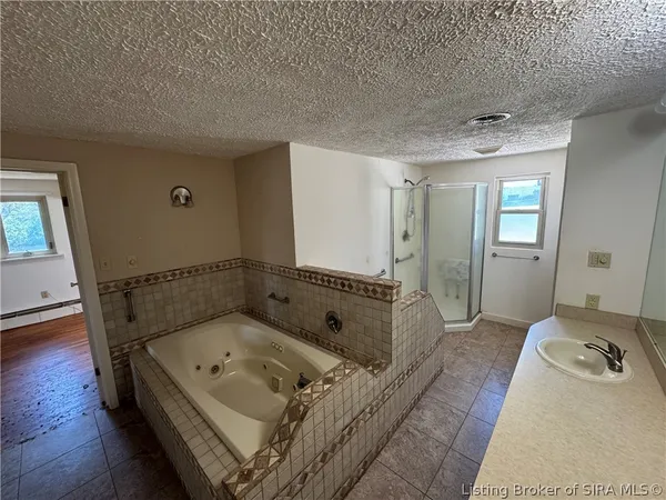 $274,900 | 101 Oakwood Drive, Salem, IN 47167