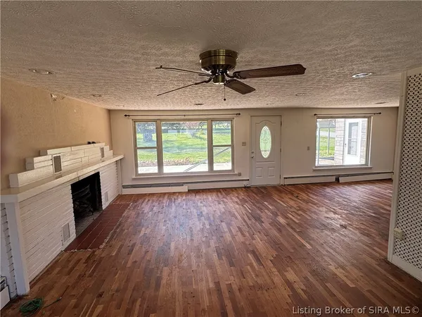 $274,900 | 101 Oakwood Drive, Salem, IN 47167