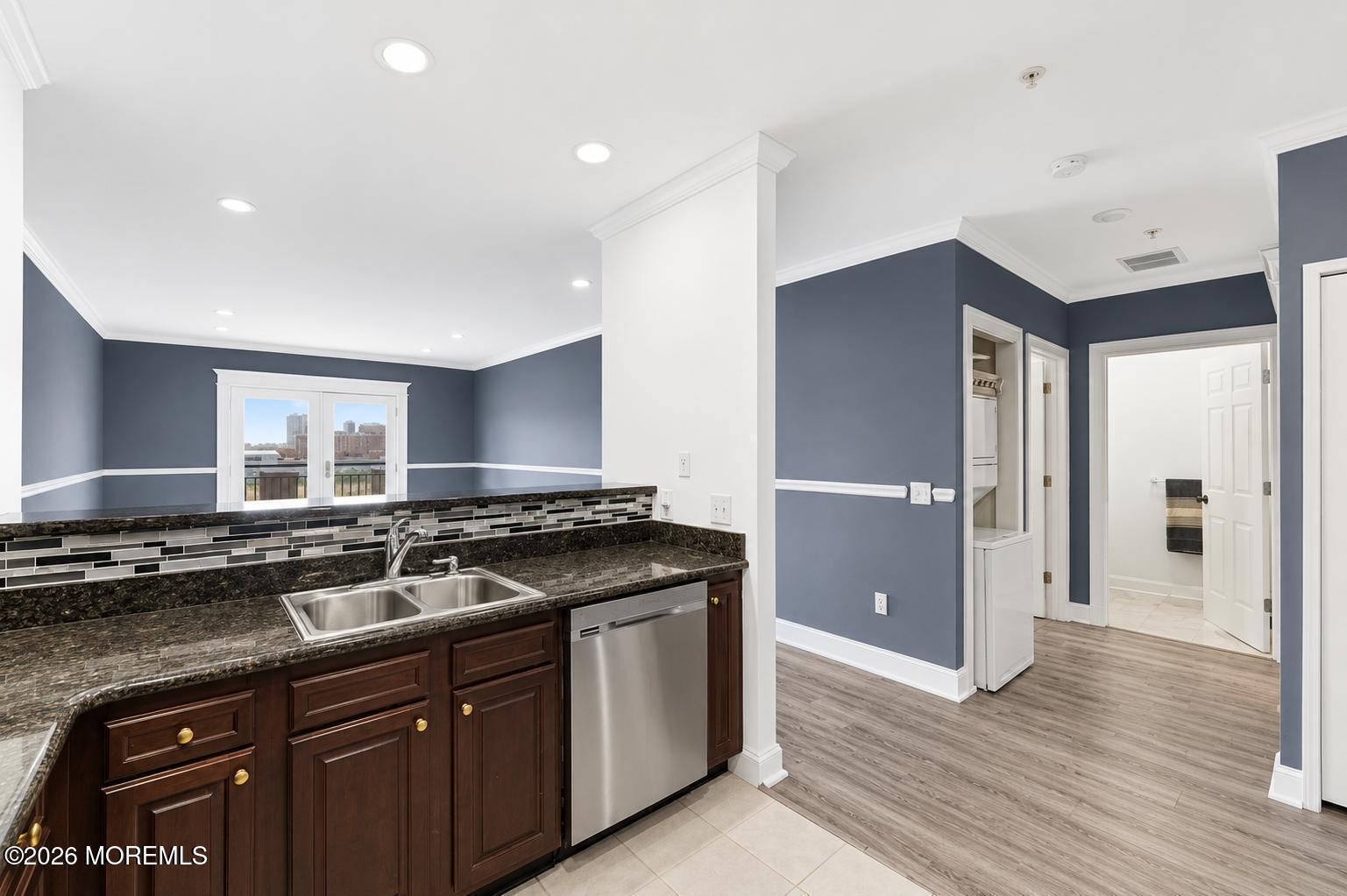 324 The Promenade Edgewater, NJ 07020 - Photo 12 of 48 9