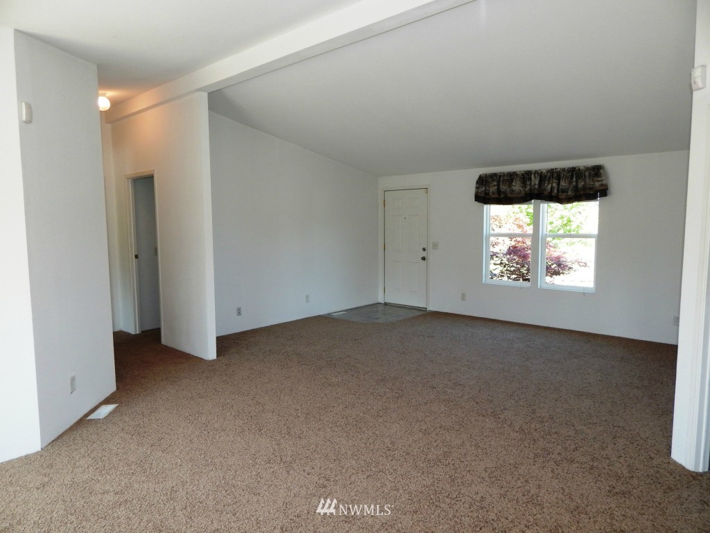 19707 Carper Road Southwest Rochester, WA 98579 - Photo 3 of 23