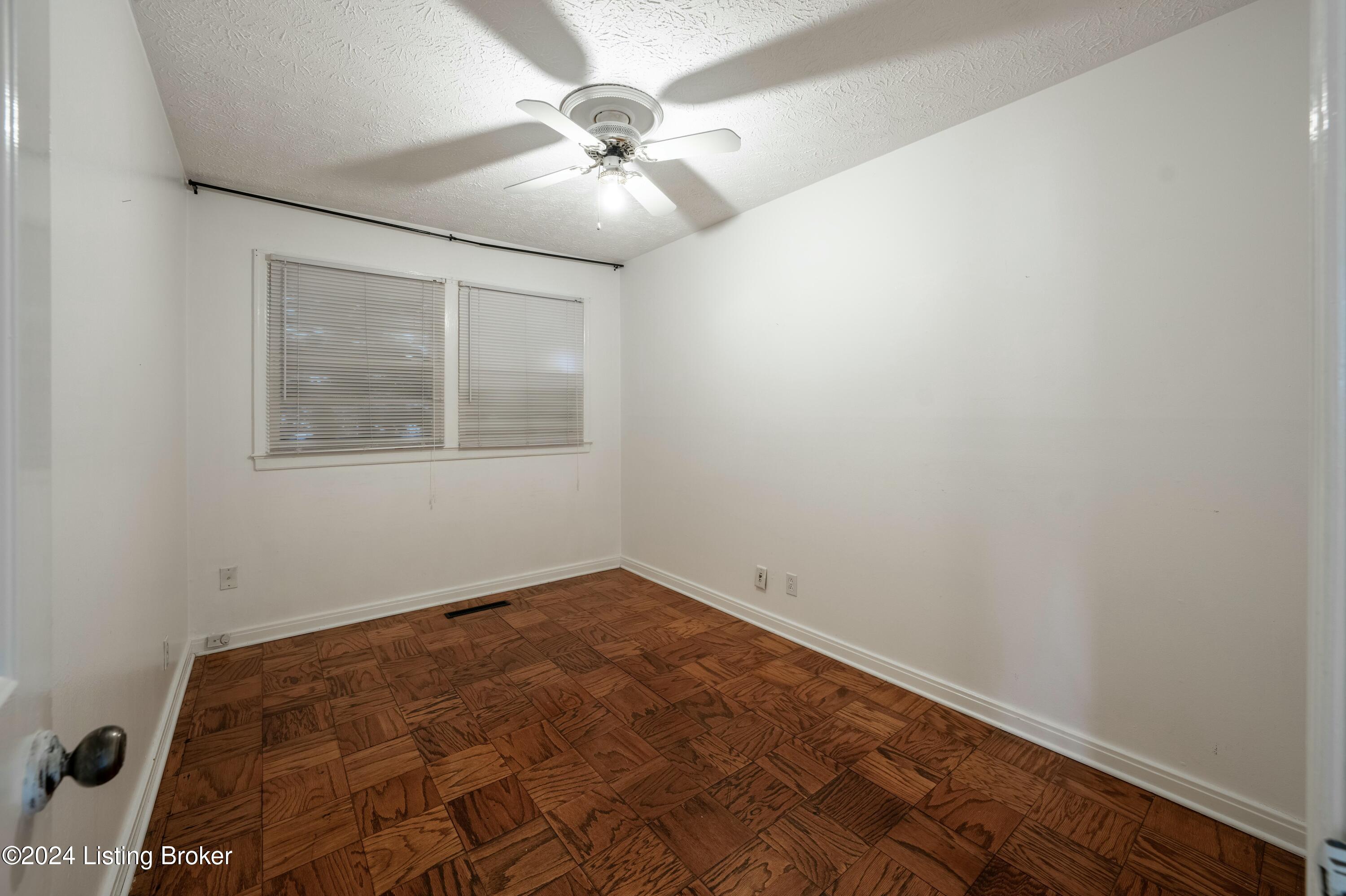 3134 Radiance Road Louisville, KY 40220 - Photo 24 of 34 tempImage5VWeAU