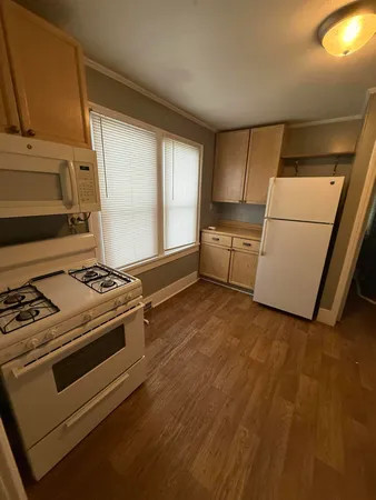 $1,000 | 812 Clay Street, Unit B, Niles, MI 49120