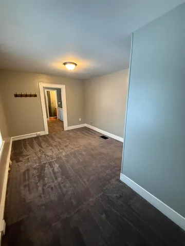 $1,000 | 812 Clay Street, Unit B, Niles, MI 49120