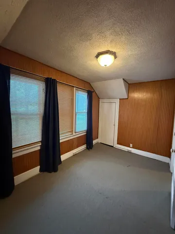 $1,000 | 812 Clay Street, Unit B, Niles, MI 49120