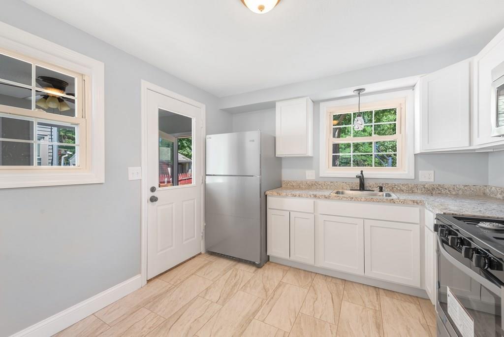 305 Rosewell Street Springfield, MA 01119 - Photo 2 of 22 Gallery Image 2