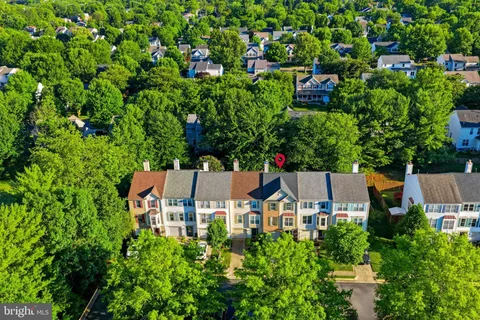 $559,999 | 345 Barnfield Square Northeast, Leesburg, VA 20176