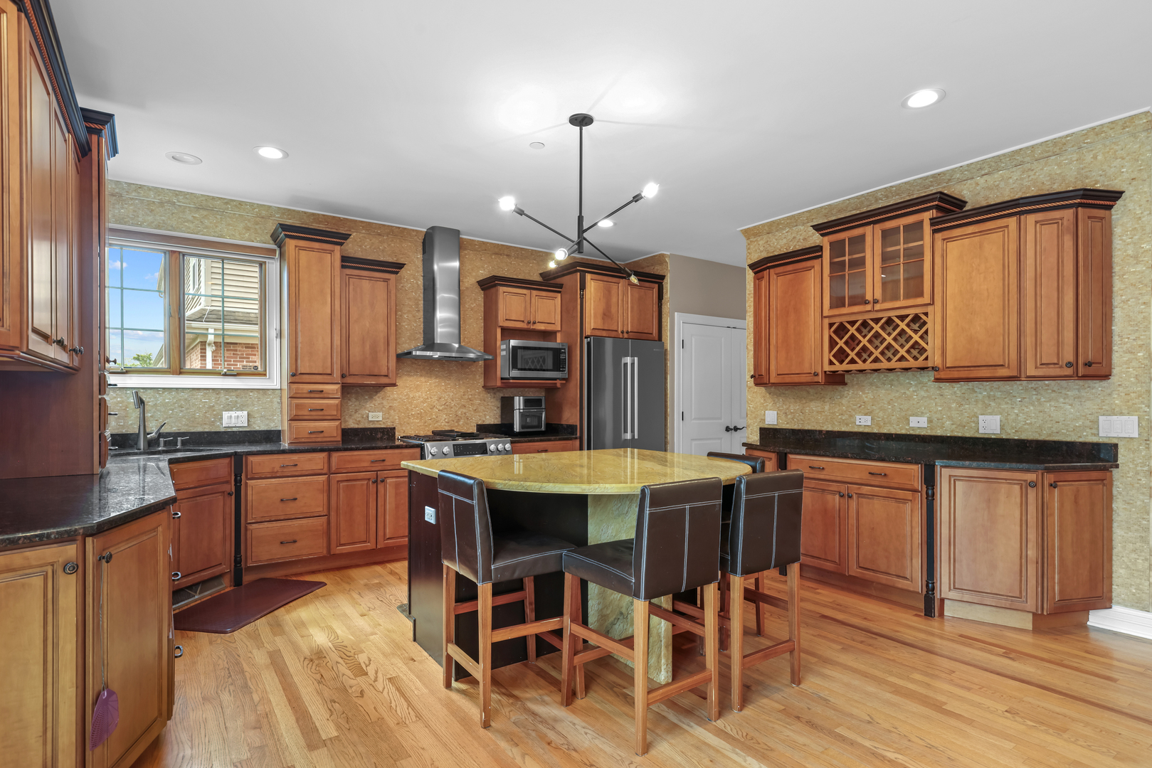 267 9th Street Wheeling, IL 60090 - Photo 11 of 42