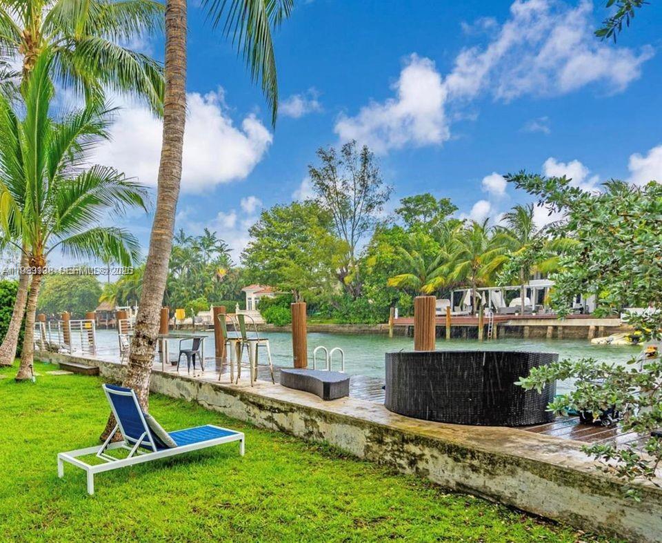 3915 Meridian Avenue, Unit 101 Miami Beach, FL 33140 - Photo 15 of 19 a view of a park with a slide