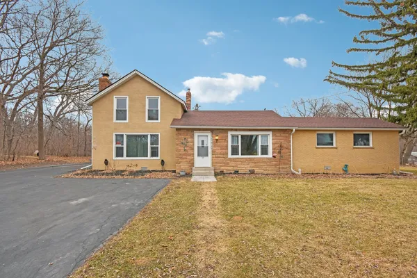 $349,900 | 25616 West Lake Shore Drive, Ingleside, IL 60041