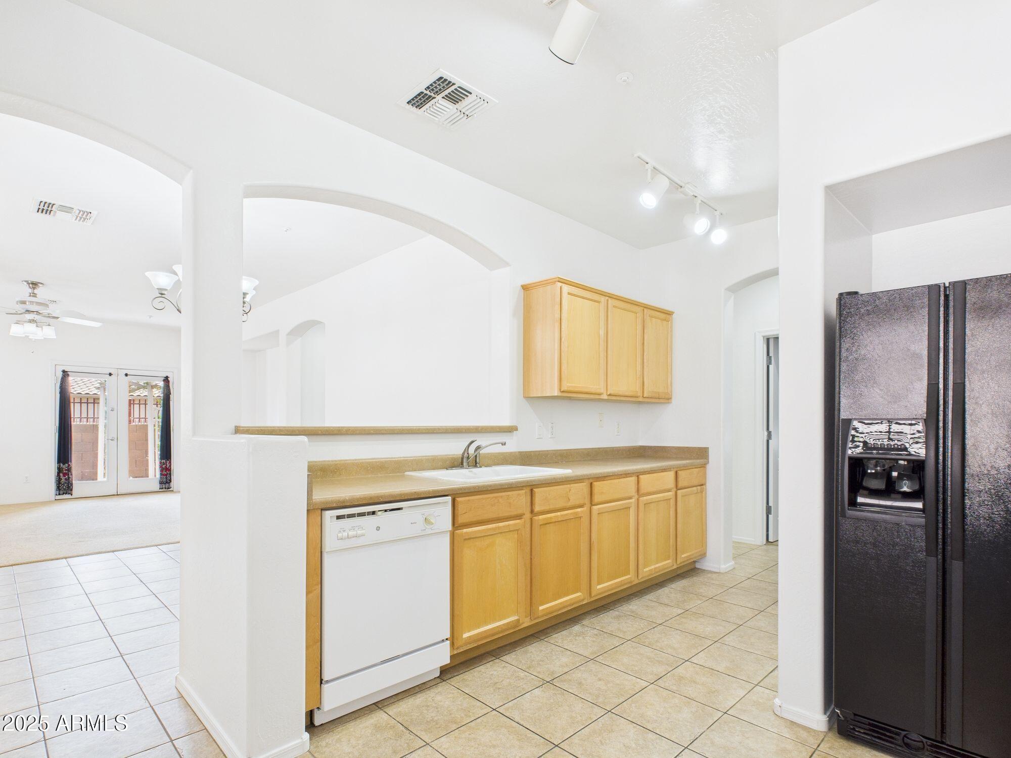 6334 South Blake Street Gilbert, AZ 85298 - Photo 8 of 40 8-web-or-mls-CAM03379G0-PR0143-STILL007