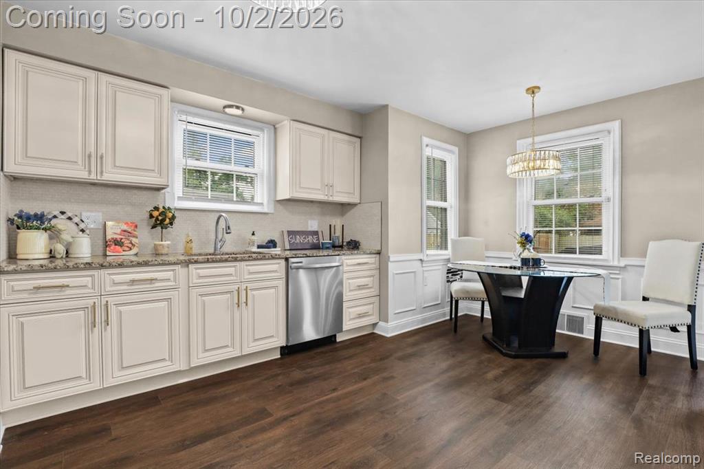 429 Moran Road Grosse Pointe Farms, MI 48236 - Photo 8 of 35 Gallery Image 8