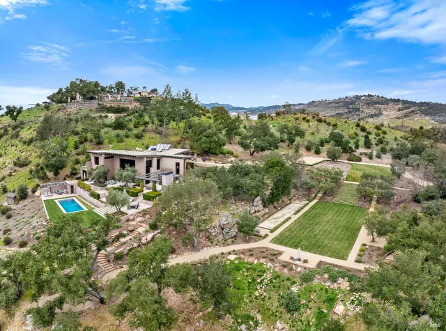 $10,800,000 | 860 Meadowood Lane, St. Helena, CA 94574