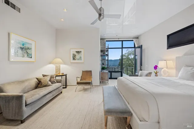 $10,800,000 | 860 Meadowood Lane, St. Helena, CA 94574