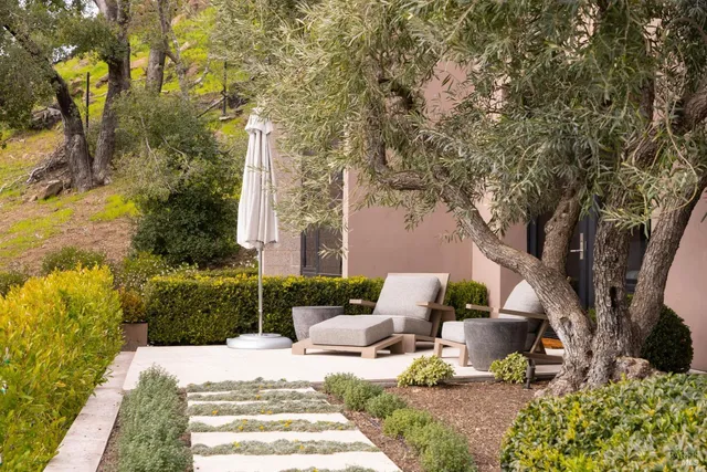 $10,800,000 | 860 Meadowood Lane, St. Helena, CA 94574