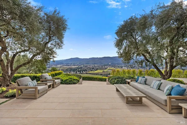 $9,250,000 | 860 Meadowood Lane, St. Helena, CA 94574