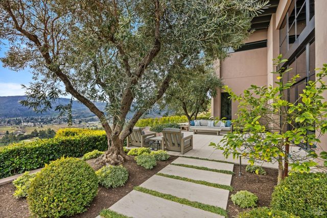$9,250,000 | 860 Meadowood Lane, St. Helena, CA 94574