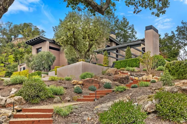 $9,250,000 | 860 Meadowood Lane, St. Helena, CA 94574