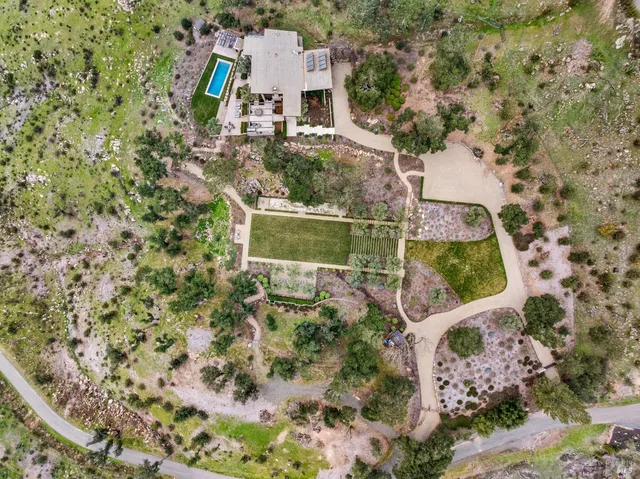 $10,800,000 | 860 Meadowood Lane, St. Helena, CA 94574