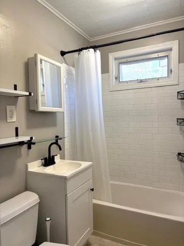 $2,500 | 1085 Main Street, Unit 2, Waltham, MA 02451
