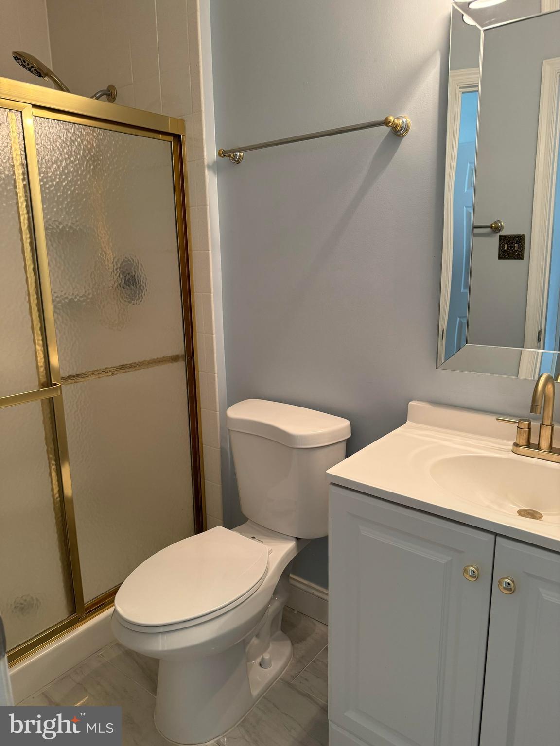 12461 Hedges Run Drive Woodbridge, VA 22192 - Photo 20 of 23 Main bathroom