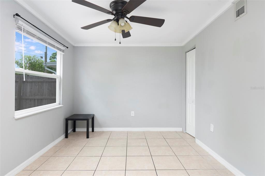 5255 45th Avenue North St. Petersburg, FL 33709 - Photo 12 of 24