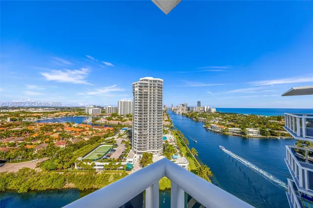 $3,500 | 20515 East Country Club Drive, Unit PH42, Aventura, FL 33180