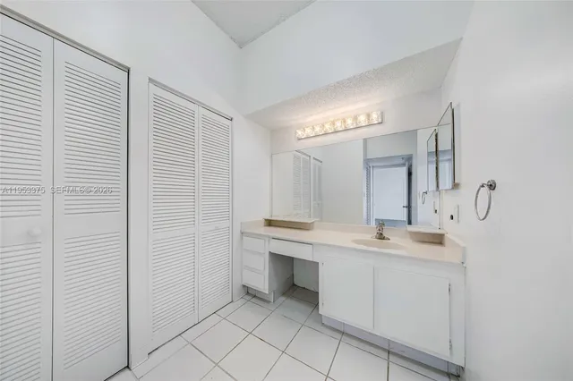 $3,500 | 20515 East Country Club Drive, Unit PH42, Aventura, FL 33180