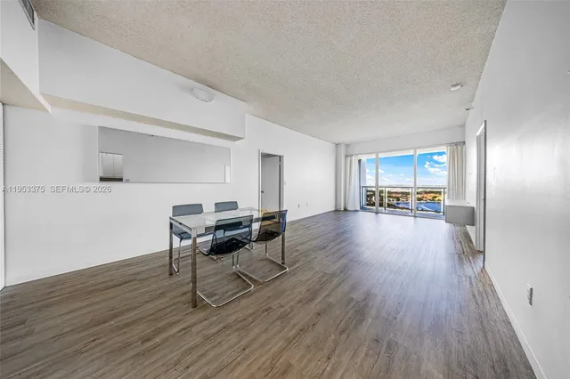 $3,500 | 20515 East Country Club Drive, Unit PH42, Aventura, FL 33180