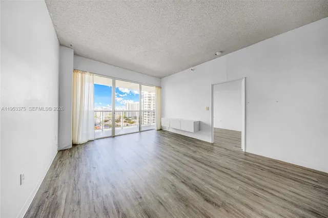 $3,500 | 20515 East Country Club Drive, Unit PH42, Aventura, FL 33180