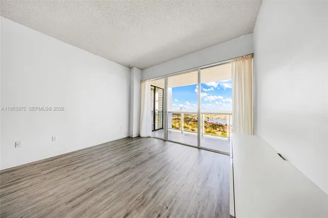 $3,500 | 20515 East Country Club Drive, Unit PH42, Aventura, FL 33180