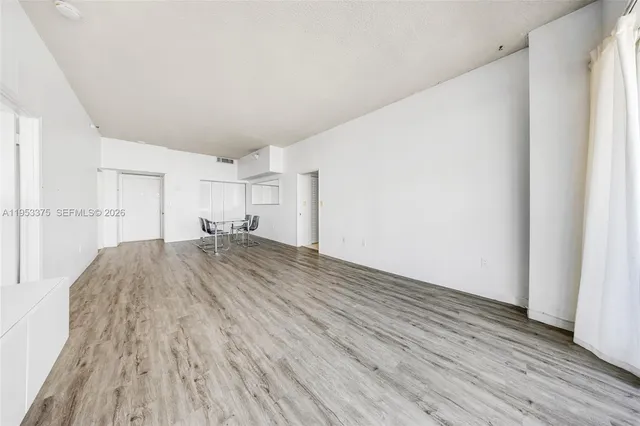 $3,500 | 20515 East Country Club Drive, Unit PH42, Aventura, FL 33180