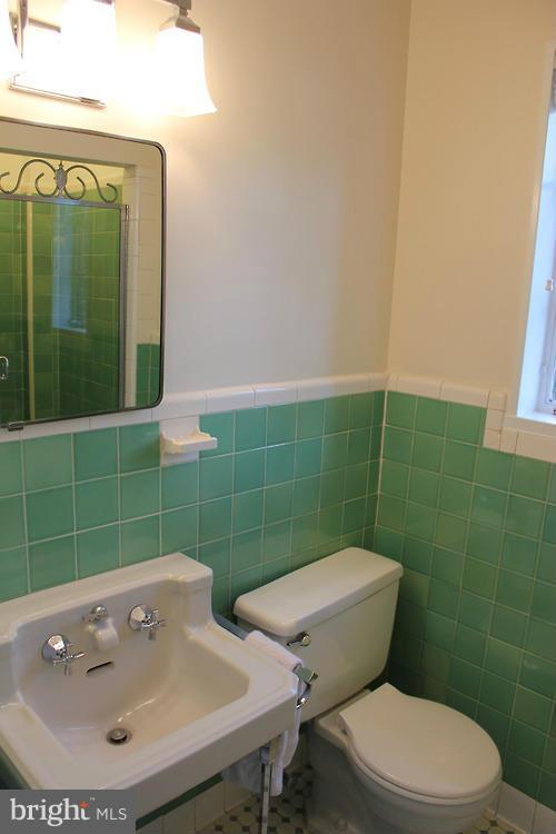 4507 Q Street Northwest Washington, DC 20007 - Photo 16 of 30 Interior (General)