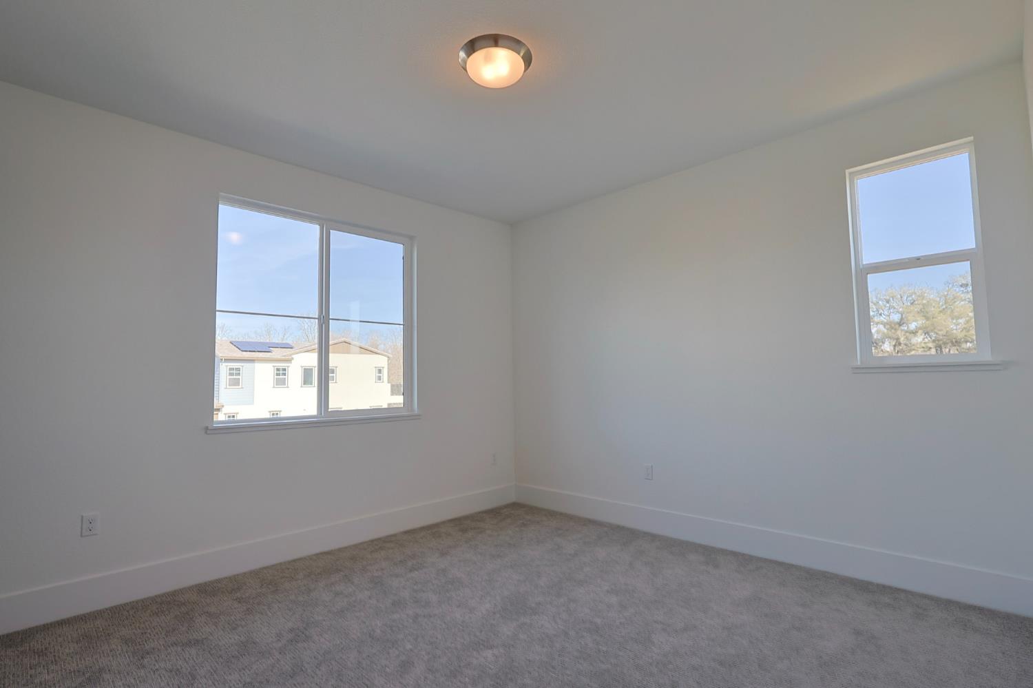 5638 Lakepointe Drive Rocklin, CA 95677 - Photo 26 of 30 an empty room with a window