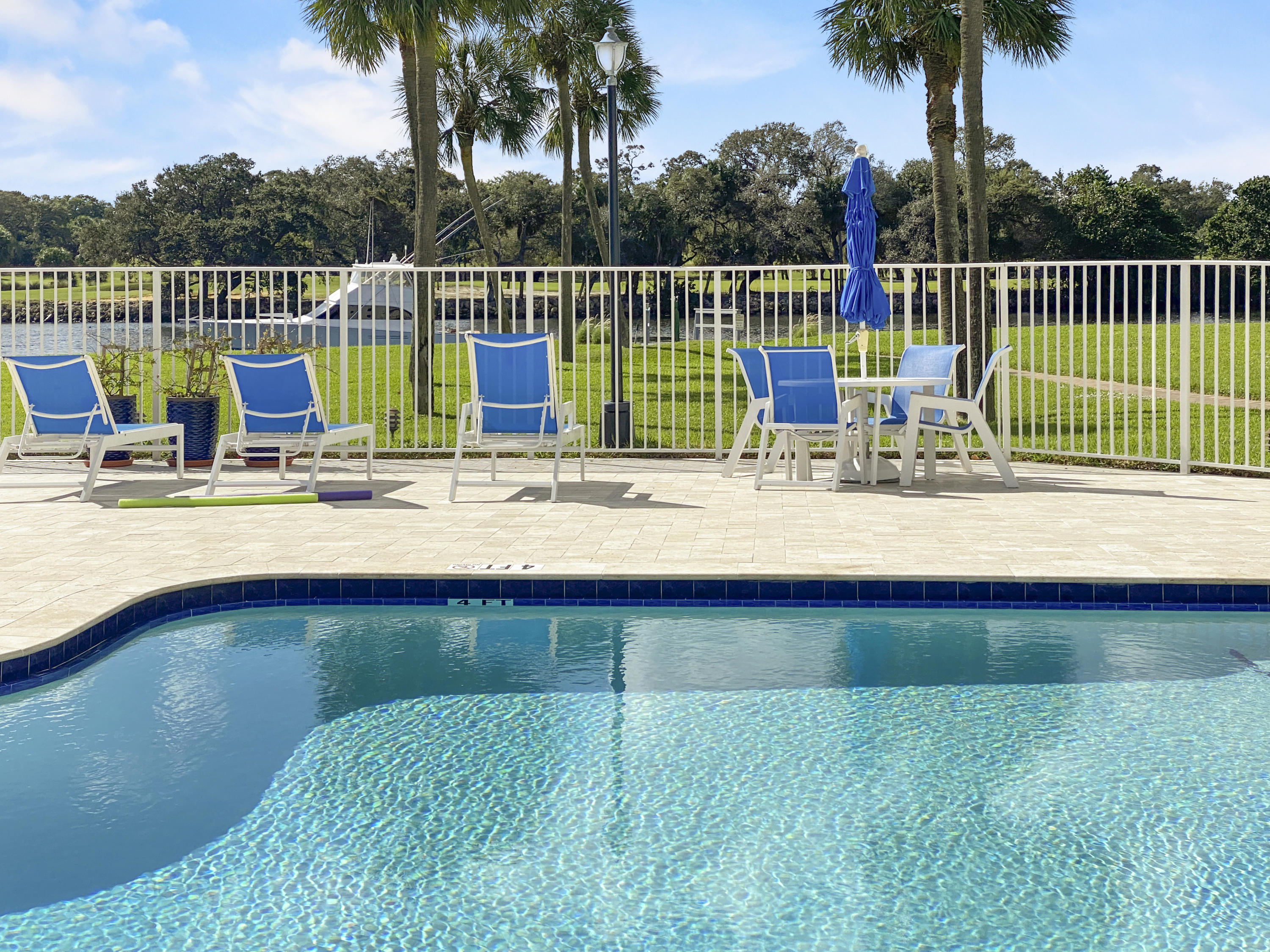 336 Golfview Road, Unit 512 North Palm Beach, FL 33408 - Photo 24 of 53 Pool