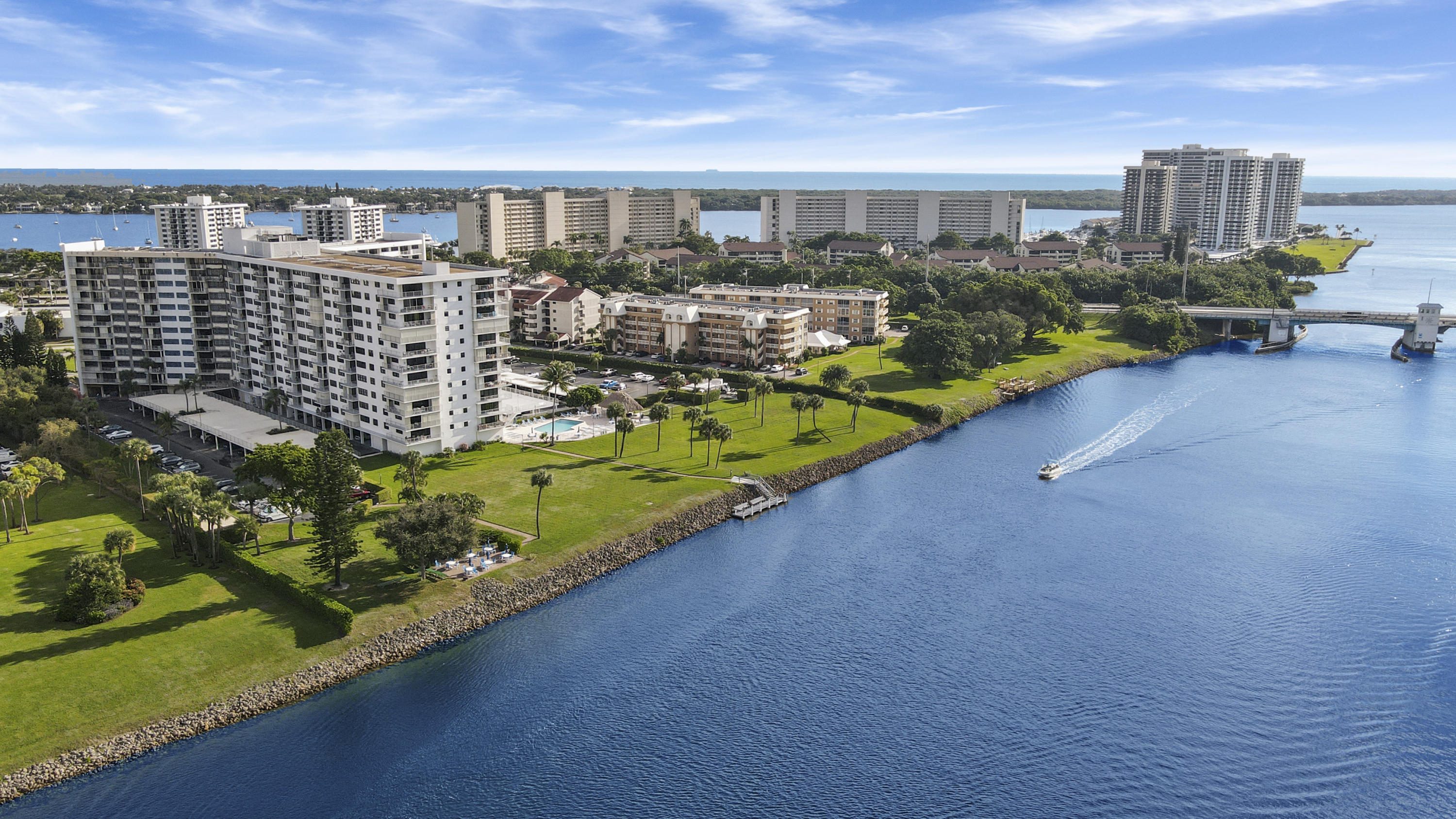 336 Golfview Road, Unit 512 North Palm Beach, FL 33408 - Photo 32 of 53 Aerials-4