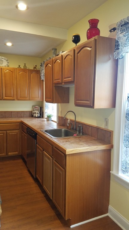 68 Purchase Street Worcester, MA 01606 - Photo 4 of 11 Gallery Image 4