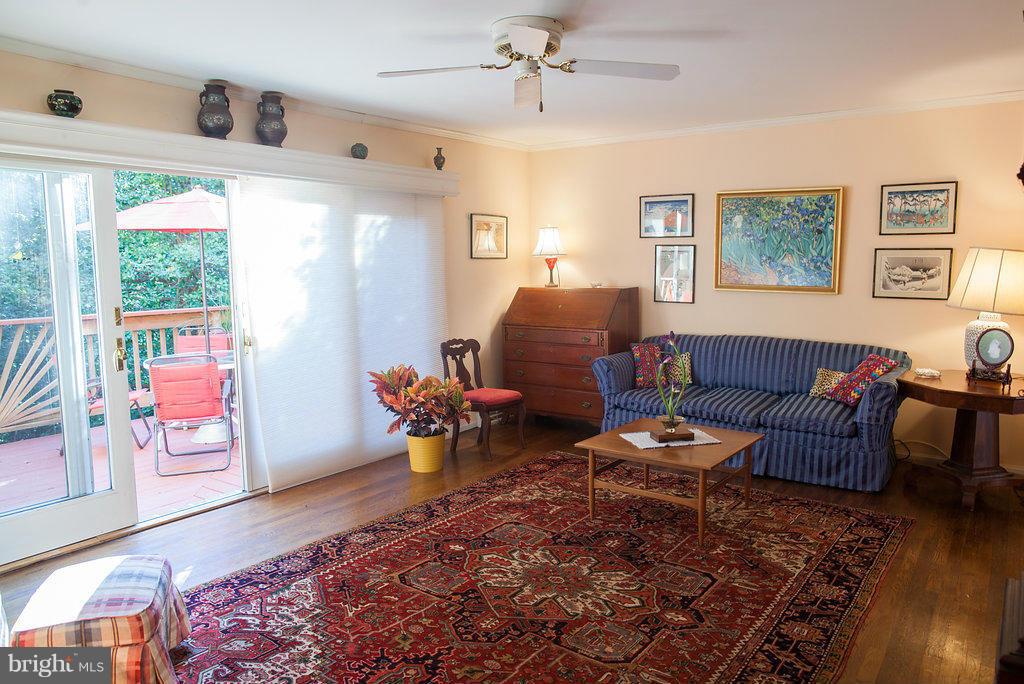 512 Andrew Hill Road Arnold, MD 21012 - Photo 10 of 29 Living Room